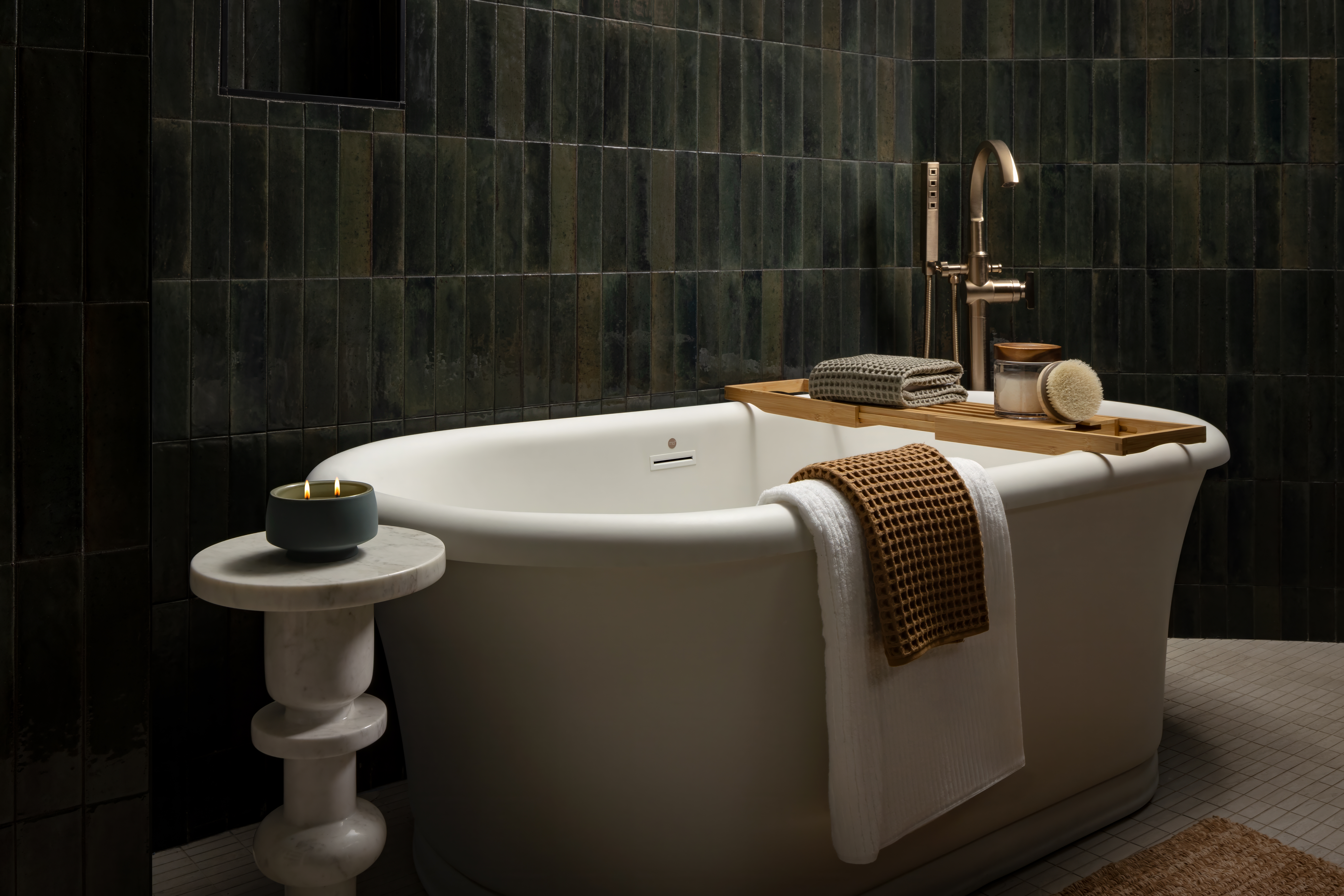 SimsPatrick-Brookmere-Presidential-Suite-Bathtub-v2_candle lit.jpg