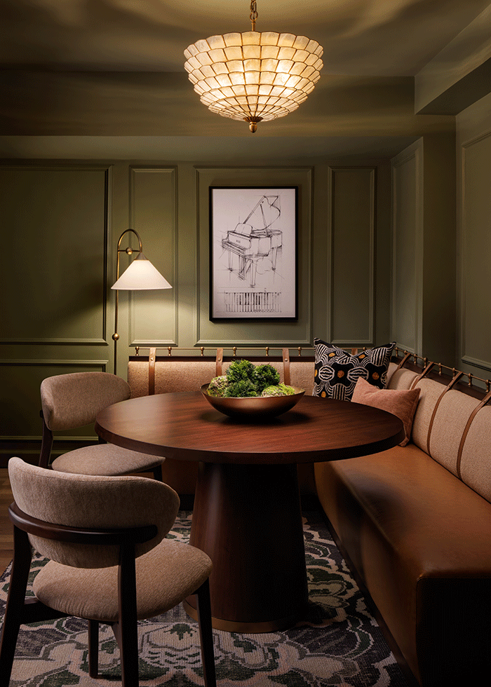 Bonnie-Dining.gif
